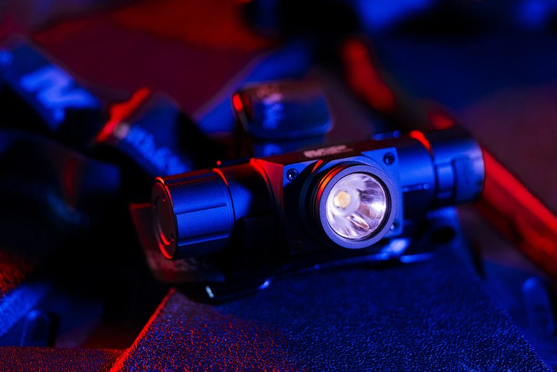 Smith & Wesson مصابيح سميث آند ويسون M&P نايت تيرور مع أوضاع متنوعة، قوية، مقاومة للماء وذاكرة للاحتفاظ من أجل البقاء، في الهواء الطلق والصيد - Image 3